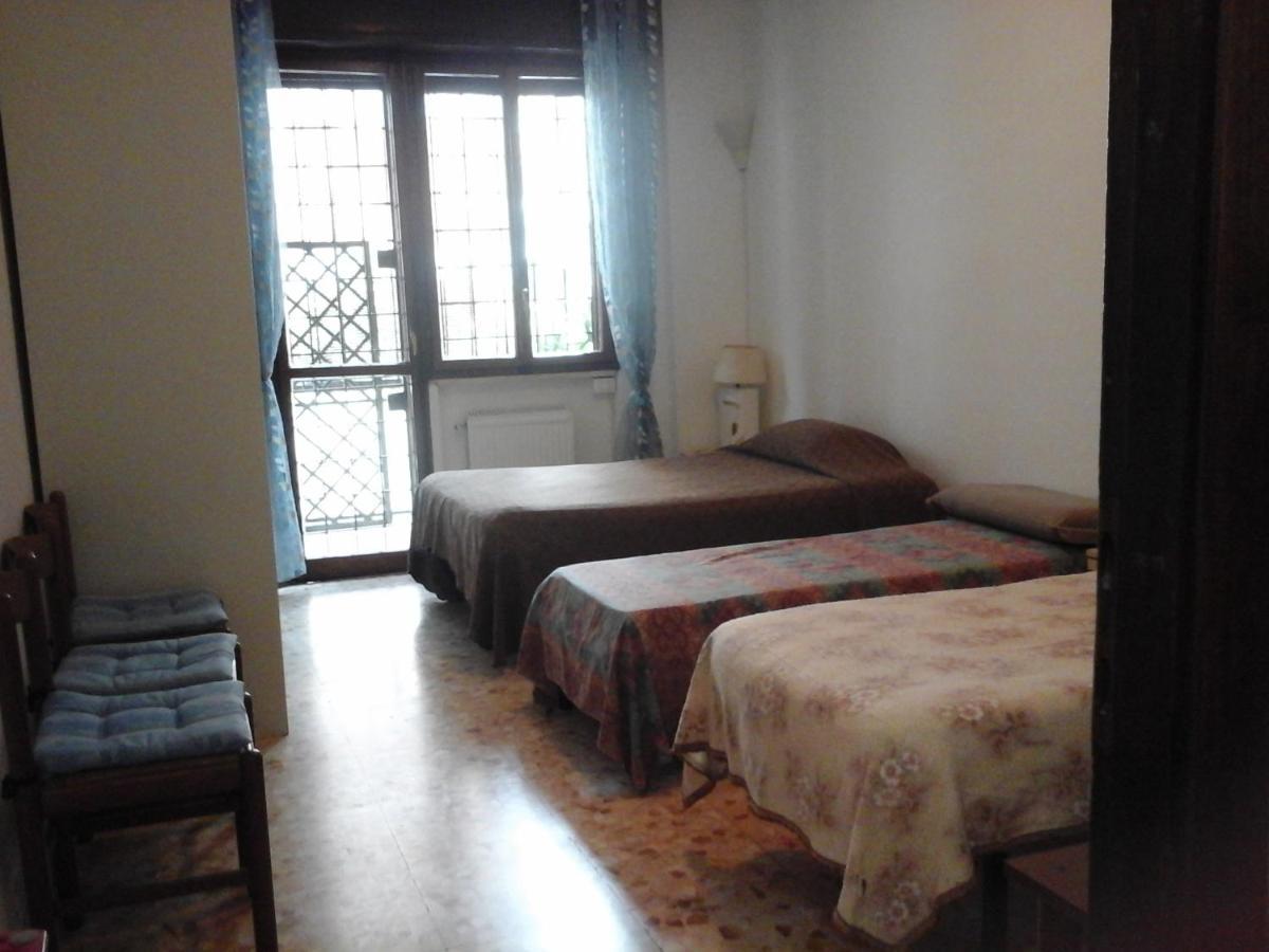 B&B Near Metro' Central Line - Only Wc In The Rooms 15 Minutes To Termini Station 20 To Spagna Square - In The Night Bus Roma Exterior foto