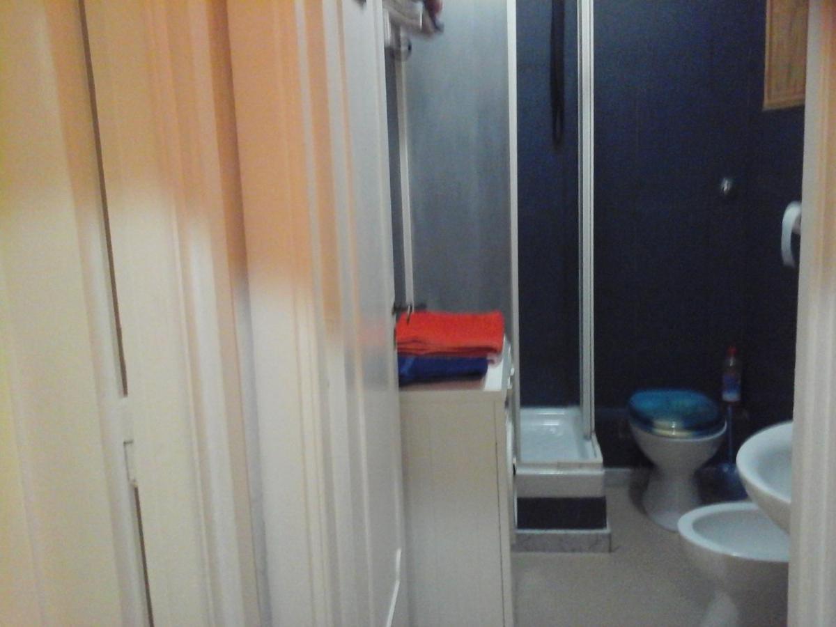 B&B Near Metro' Central Line - Only Wc In The Rooms 15 Minutes To Termini Station 20 To Spagna Square - In The Night Bus Roma Exterior foto